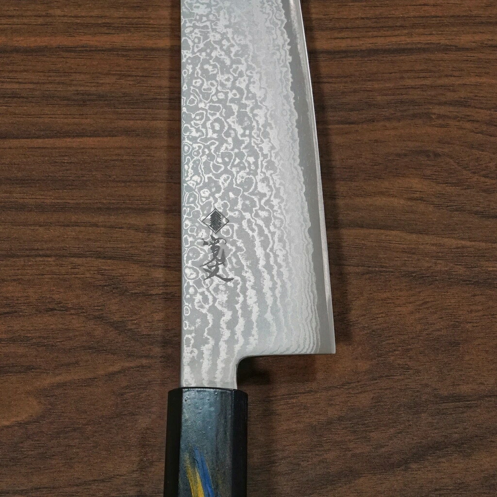 漆塗り 63層ダマスカスが美しく 本刃付けが鋭い切れ味です 包丁 切付牛刀 210mm 210mm 63層ダマスカス 寛丈 63層ダマスカス 日本製 V金10号 ステンレス 漆柄 本刃付 日本製 関市 プロ仕様 一心刃物 漆塗り 63層ダマスカスが美しく 本刃付けが鋭い切れ味です 包丁 切付牛刀 210mm 210mm 63層ダマスカス 寛丈 63層ダマスカス 日本製 V金10号 ステンレス 漆柄 本刃付 日本製 関市 プロ仕様 一心刃物