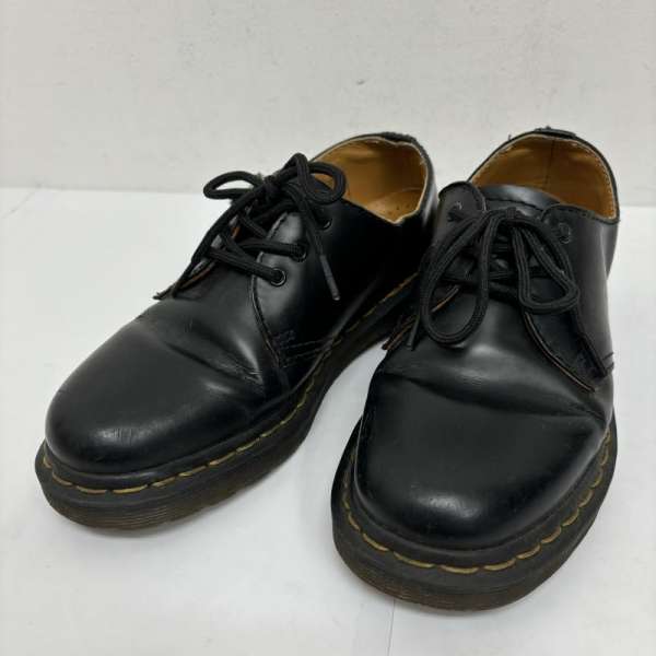 なつき　Dr. Martens 革靴 なつき Dr. Martens 革靴 Dr.Martensの少し変わったデザインの