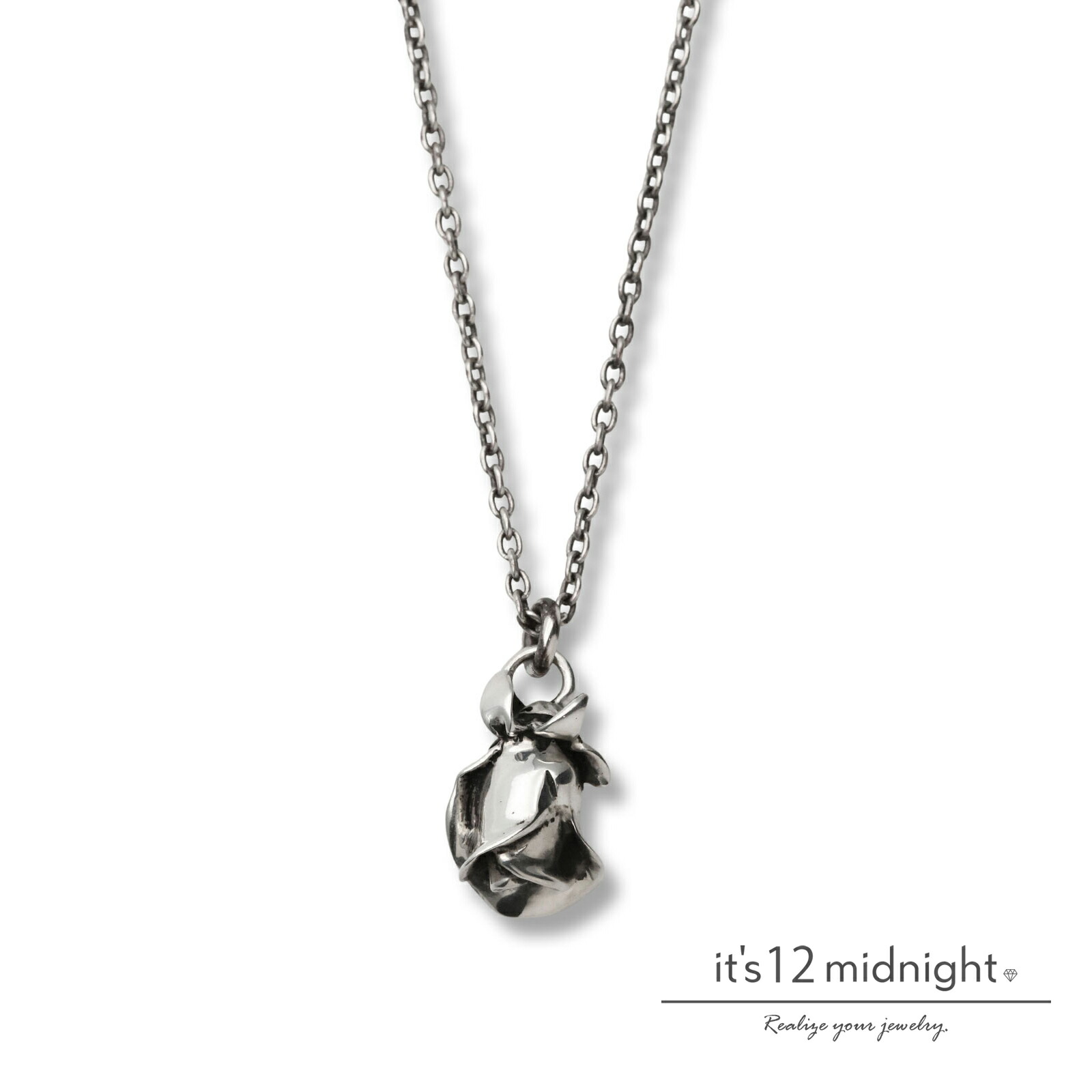 it\u0027s 12 midnight イッツ トゥエルヴ 真夜中 【 Falling Rose Necklace フォーリング さくら色 首飾り [ M-N022 ]】[ 定め事品 ] シャンデリヤ しろがね色 銀 ローズ 分かりやすい 差し上げ物 差し上げ物 ユニ一発やる メンズ レディース 一般受け ブランド名 【 貨物輸送無料 】