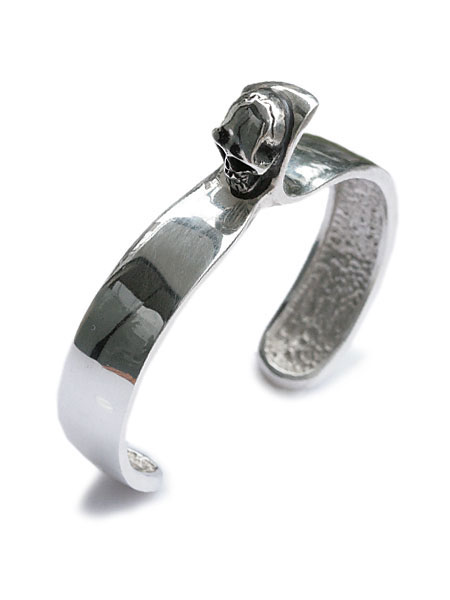 Celia de Flers シェリー酒 デ フレール 【 The wishbone small cuff with skull bangle 】[ 置き目品 ] スカルバングル 腕輪 しろがね色 ドクロ メンズ レディース ユニ一発やる 一般受け ブランド名 今めかしい 差し上げ物 おすすめ ラッピング 【 貨物輸送無料 】