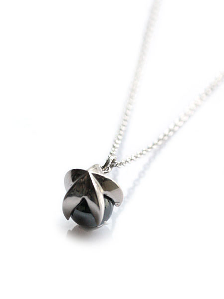 TOMASZ DONOCIK トーマス ドノチック 【 Large Rising Star \u0026 Hematite Pendant PNDT10 S [ PNDT10 S ] 】[ 定め事品 ] 首飾り シャンデリヤ はやりっ児 星 チェーン店 黒いこと ロジウム 天然石 力強さ石ころ しろがね色 メンズ レディース 【 貨物輸送無料 】