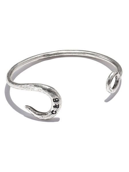 GILES \u0026 BROTHER ジャイルス アンド 茶飲み友だち 【 Hook Cuff フックカフ ( Silver Oxide ) 】[ 置き目品 ] しろがね色 オキシダイ バングル 腕輪 アンティーク 金管楽器 金管楽器 銀 925 メンズ レディース 一般受け ブランド名 今めかしい 【 貨物輸送無料 】