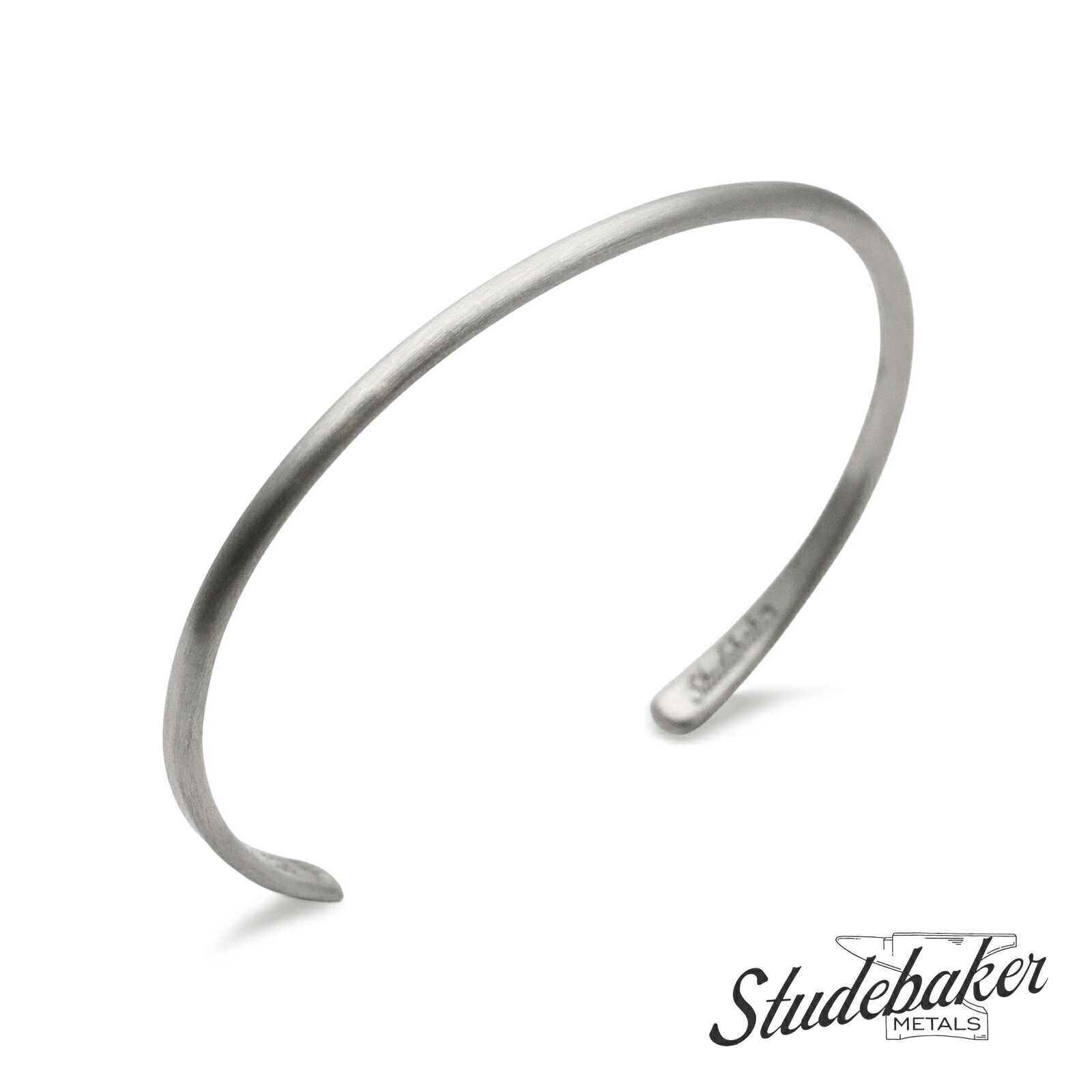 STUDEBAKER METALS スチュードベーカーメタル 【 Fineline CHAMPION CUFF ( Sterling Silver / Brushed ) はやりっ子 折り返し バングル 】[ 置き目品 ] 腕輪 しろがね色 銀 メンズ レディース 一般受け ブランド名 今めかしい 分かりやすい 【 貨物輸送無料 】
