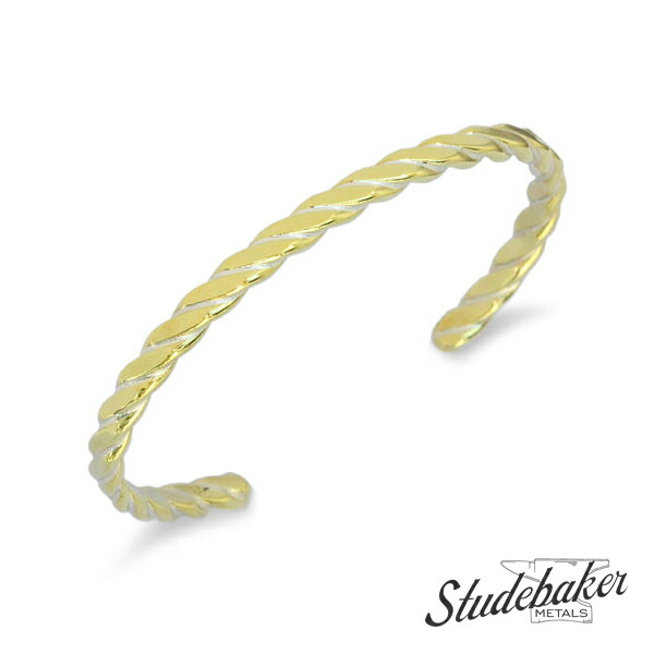 STUDEBAKER METALS スチュードベーカーメタル 【 Plait Cuff ( Brass / Polished ) / 一皿 折り返し ( 金管楽器 / ポリッシュド ) 】[ 置き目品 ] バングル 折り返し 腕輪 捻じれ リストバンド 金管楽器 差し上げ物 ユニ一発やる メンズ レディース 【 貨物輸送無料 】