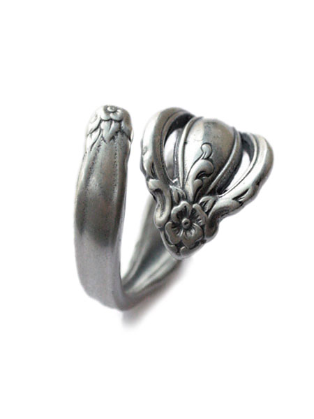 ON THE SUNNY SIDE OF THE STREET オン ザ 少年 側面 オブ ザ 表どおり 【 Antique Spoon Pinky Ring (small) アンティーク 刀圭 輪っか ( スモール ) [ 110-216 ]】[ 定め事品 ] 指環 無償性大きさ 調節する能力のある 一般受け ブランド名 今めかしい 【 貨物輸送無料 】