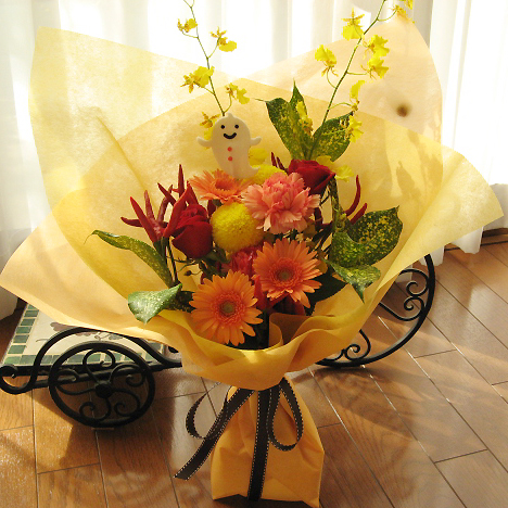楽天市場 ハロウィンパーティに ハロウィンのギフトに お誕生日に 素敵な花束を 送料無料 ニコニコ ゴーストのハロウィン花束 フラワーショップ アイビーベリー