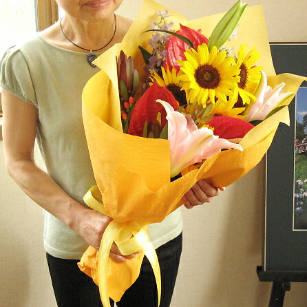 楽天市場 送料 クール便代金込み ヒマワリ ユリ アンスリウムの花束 お届けは9月10日まで ひまわり 誕生日 フラワーギフト 花 誕生祝い フラワー アンセリウム ギフト お中元 暑中お見舞い 残暑見舞い フラワーショップ アイビーベリー