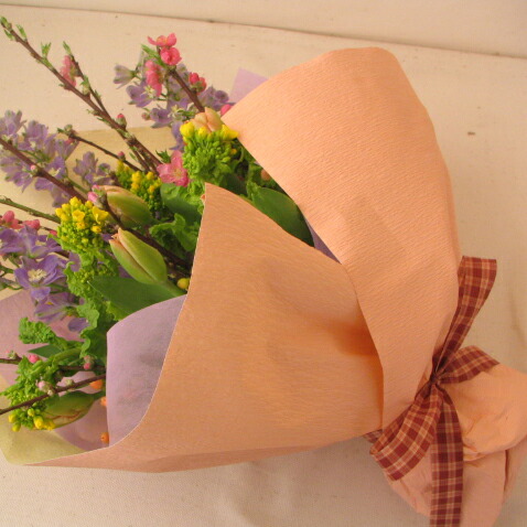 楽天市場 モモと菜の花 チューリップのブーケ 花束 お届け可能期間 2月16日 3月3日 フラワーショップ アイビーベリー