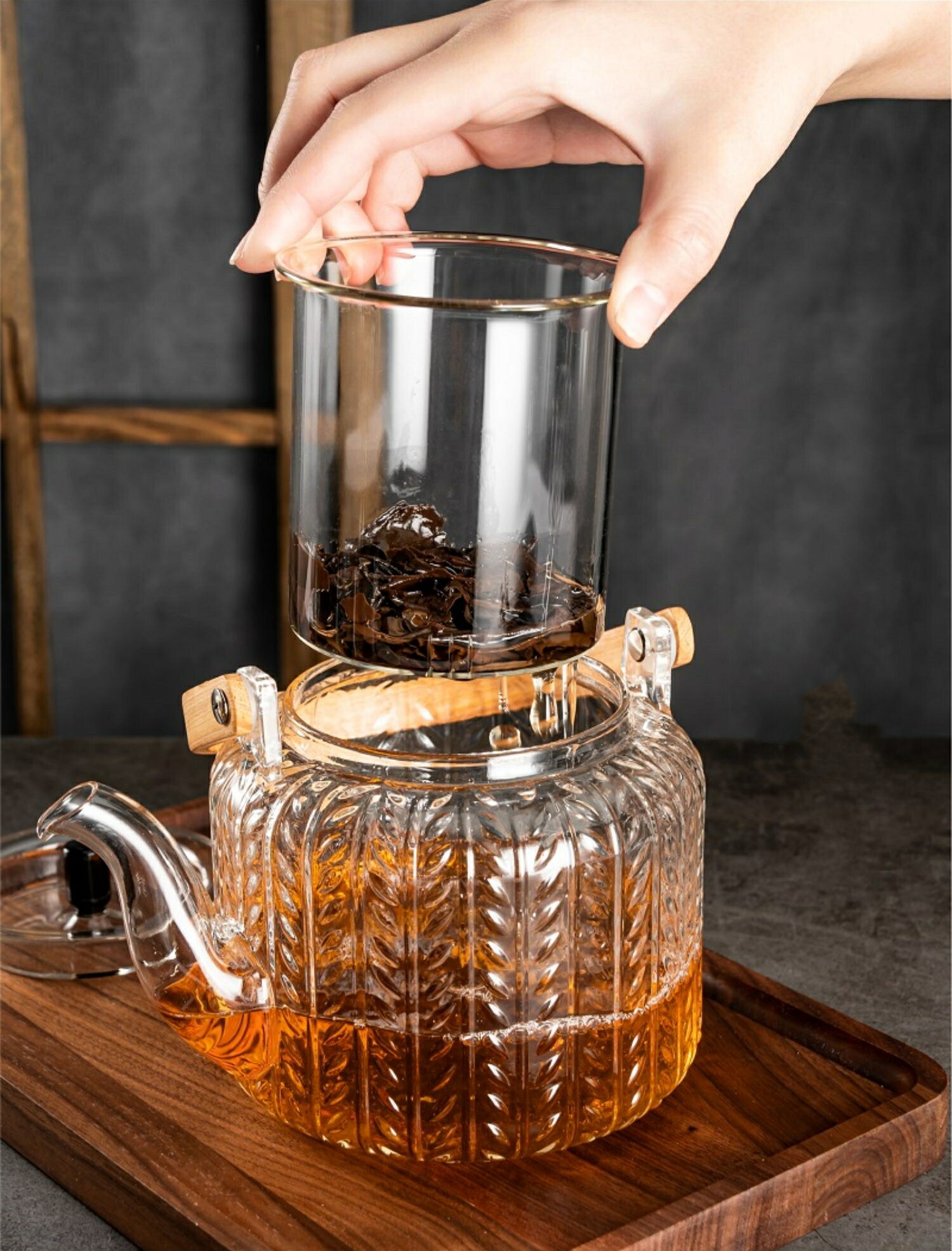 麦の穂 ムギノホ やかん 耐熱ガラス ティーポット ダブル茶こし付き 大容量 1000ml 天然素材持ち手 湯沸かし 透明 ガラスティーポット ガラス製ポット ガラス急須 ジャンピング 紅茶ポット フルーツティー 花茶 工芸茶 蒸茶 煮茶 に ガラス急須 直火可 送料無料 IwaiLoft