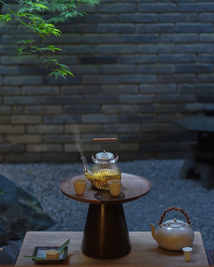 西尾香舟造　上野写　四耳茶壺　飾壷　口覆・飾紐付　共箱　C　R7788C 西尾香舟造 上野写 四耳茶壺 飾壷 口覆・飾紐付 共