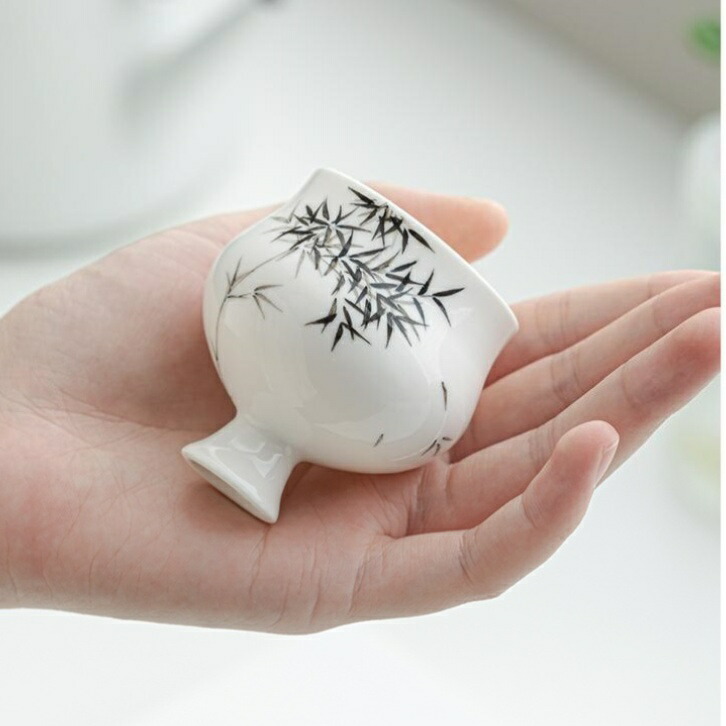 中国美術　繁花似綿　透かし磁器　白磁 宋青白磁 鳥・花図碗 中国古玩 z78 やすき