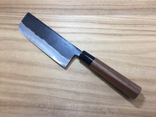 越前数馬作 菜切包丁 村雨 165mm 胡桃柄 黒打 青二鋼 両刃 胡桃シノギ柄 越前打刃物 日本製｜岩内金物店店