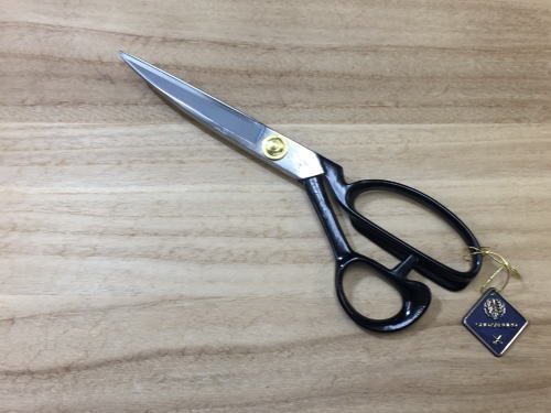 庄三郎 仕立て鋏 そり型 220粍 F型 F-220 日本製 鍛える 天然ゴム切鋏