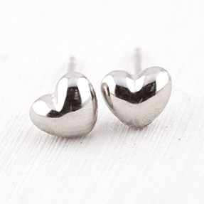 プラチナ Pt900 ぷっくりハートピアス 5mm 地金ピアス スタッドピアス ハートモチーフ 定番人気｜癒し通りのアクセサリー屋さん