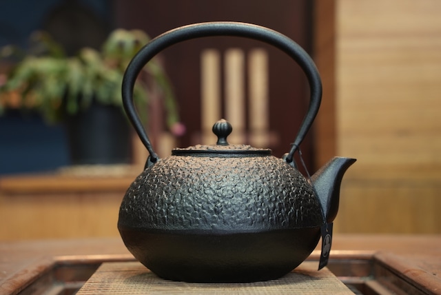 楽天市場】【正規品】南部宝生堂 及富 OITOMI 南部鉄器 鉄瓶 松風