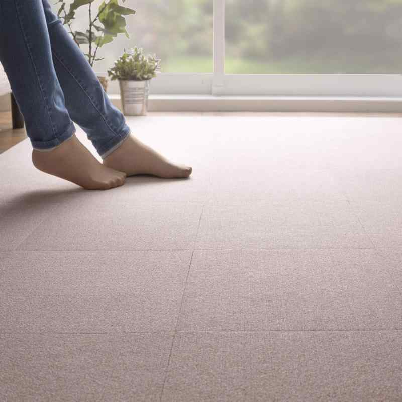 【日本製 撥水 消臭 洗える】サンコー ずれない タイルカーペット 30×30cm ライトベージュ 100枚フラットタイプ おくだけ吸着 ジョイントマット KE-43