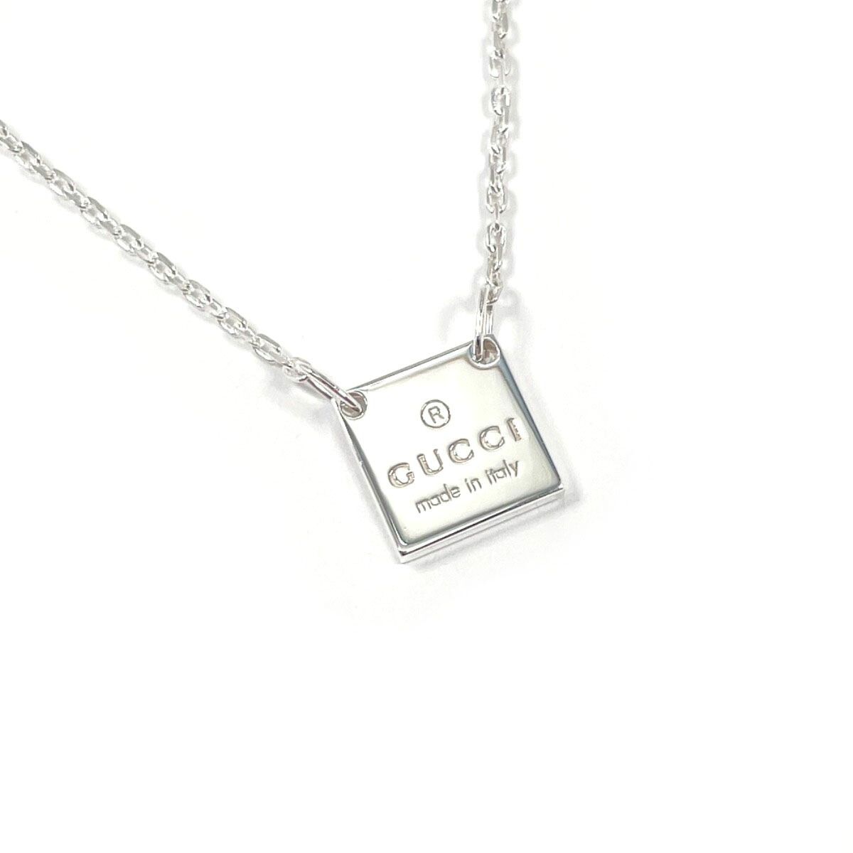 GUCCI グッチ 真四角 ロゴタイプお皿 頸飾り しろがね色925 しろがね色【中古】 ユニ一発やる