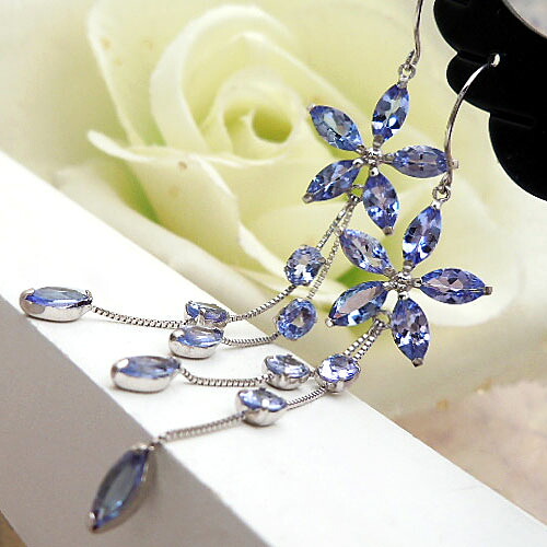 『ジュエリークイーン』 ホワイトゴールド (K18WG) タンザナイト ピアス (4.2ct/12月誕生石/お花/フラワー/ぶら下がり/ロング/フック) 【宝石 ジュエリー】【プレゼント】*