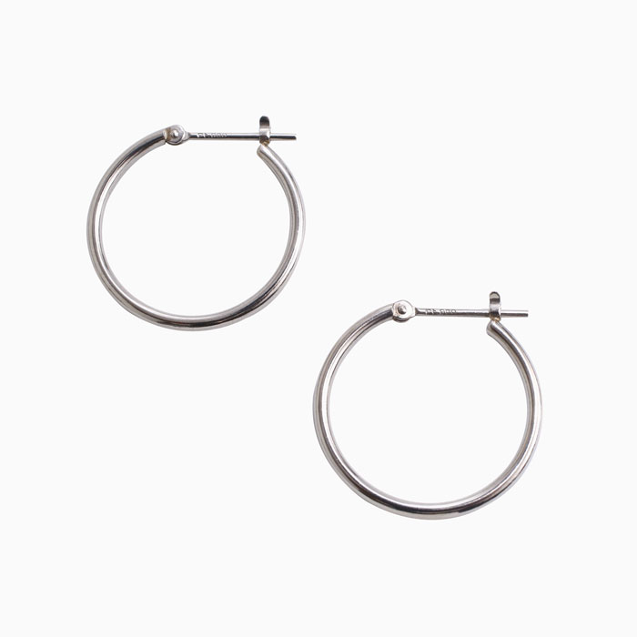 【送料無料】プラチナ Platinum Pt900 ピアス フープピアス 1.5mm 20mm ワンタッチ キャッチレス 遮断式 フープ リング型 シンプル 両耳 軽い 軽量 華奢 可愛い レディース 女性 記念日 誕生日 お祝い ギフト プレゼント