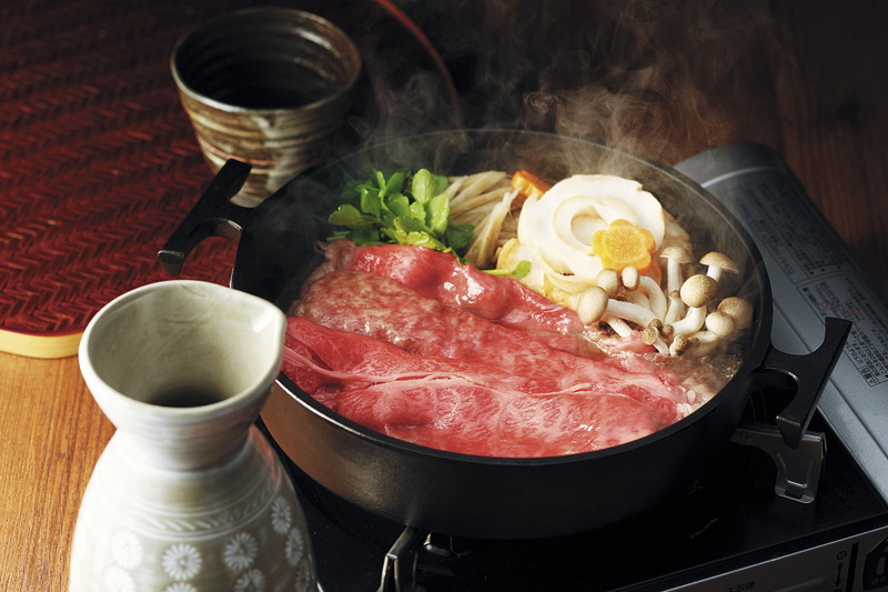 熊本 くまもとあか牛の肩ロースすき焼き(計800g) プレゼント ギフト 贈り物 贈答 記念日 人気 内祝 熨斗対応 名入れ 送料無料 産地直送
