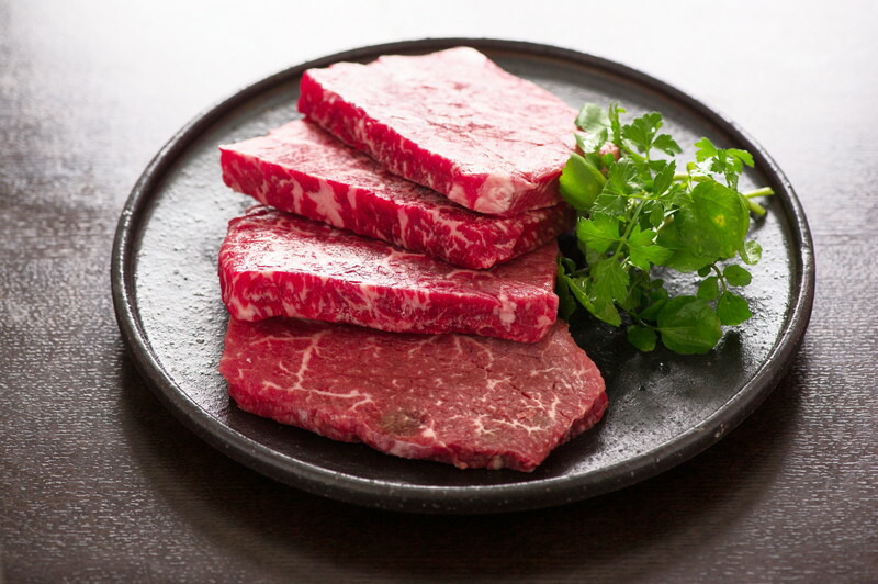 滋賀　近江牛　モモステーキ　 プレゼント ギフト 贈り物 贈答 記念日 人気 内祝 熨斗対応 名入れ 送料無料 産地直送