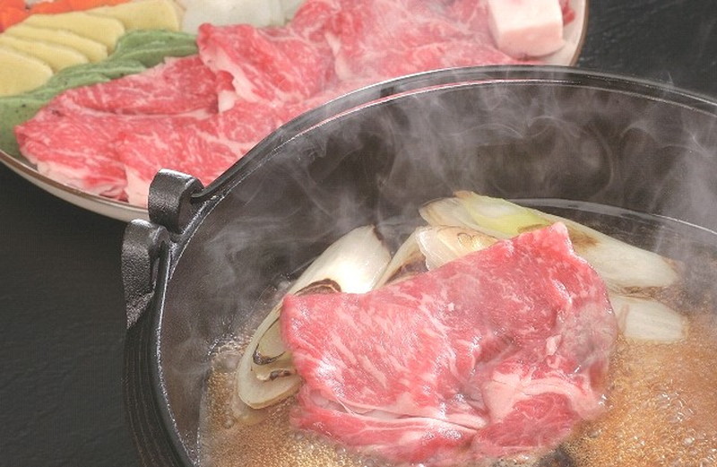 三重 「霜ふり本舗」 松阪牛　すき焼き プレゼント ギフト 贈り物 贈答 記念日 人気 内祝 熨斗対応 名入れ 送料無料 産地直送