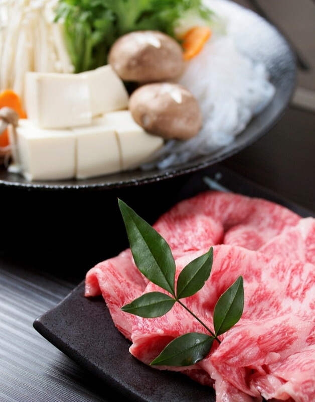 滋賀 「徳志満」 近江牛ロースすき焼しゃぶしゃぶ用 プレゼント ギフト 贈り物 贈答 記念日 人気 内祝 熨斗対応 名入れ 送料無料 産地直送