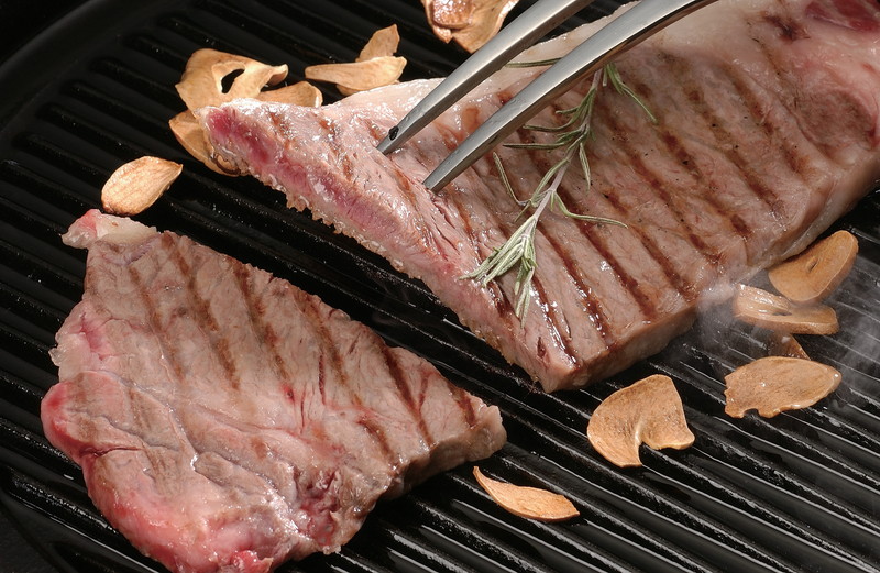 滋賀 「徳志満」 近江牛焼肉・ステーキ プレゼント ギフト 贈り物 贈答 記念日 人気 内祝 熨斗対応 名入れ 送料無料 産地直送