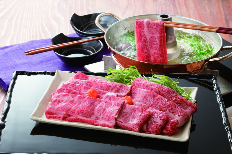 三重　松阪牛　しゃぶしゃぶ プレゼント ギフト 贈り物 贈答 記念日 人気 内祝 熨斗対応 名入れ 送料無料 産地直送