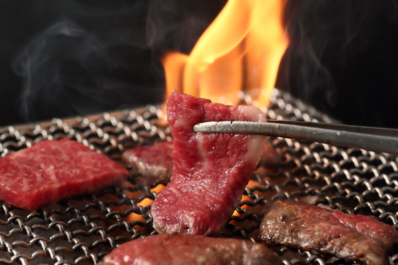 大阪 「萬野屋」 萬野屋和牛 焼肉用モモ450g プレゼント ギフト 贈り物 贈答 記念日 人気 内祝 熨斗対応 名入れ 送料無料 産地直送