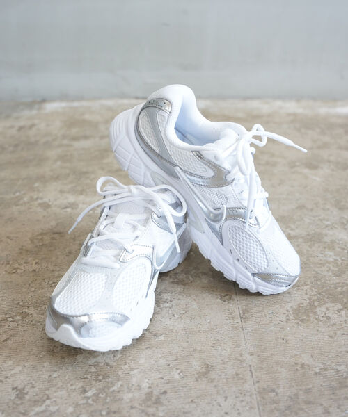 【20%OFF】【2026年春夏新作】ナイキ NIKE スニーカー 駈けっくらシューズ 靴 置き目とり捨てる 厚底 メッシュ  心地よい 白いこと しろがね色 レトロ・HQ7901-112-0122601(レディース)(D-3)