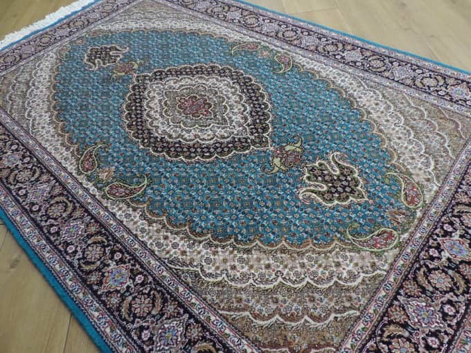 売品 手織り ウール100％ペルシャ絨毯の本場 イラン タブリーズ産