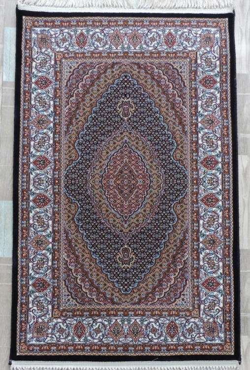 ★ペルシャ絨毯の本場から直輸入★調高密度の円形可愛らしいカーペット 楽天市場】ペルシャ絨毯 カーペット ラグ 63万ノット 高密度