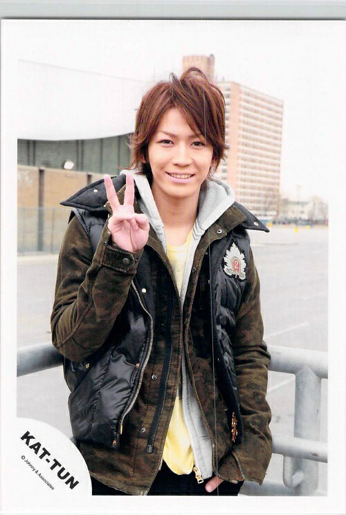 KAT-TUN 公式写真 Amazon.co.jp: KAT-TUN 公式生写真 （集合写真）KA00310 : おもちゃ