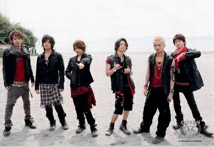 KAT-TUN 公式写真 Amazon.co.jp: KAT-TUN 公式生写真 （集合写真）KA00310 : おもちゃ