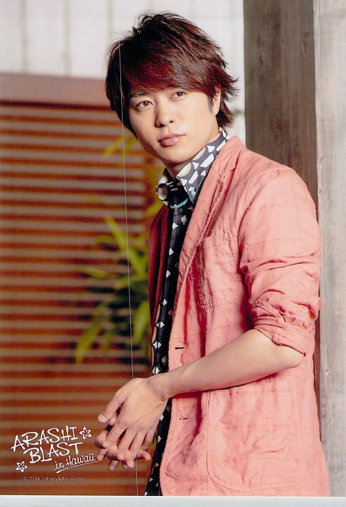 嵐公式写真 61HolSh0PaL._UF350,350_QL50_.jpg