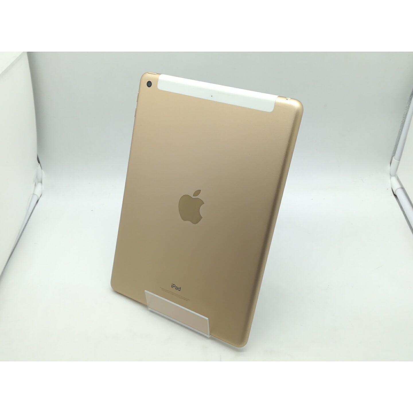 【中古】Apple docomo 【SIM鍵を掛ける取り消す済み】 iPad（第5時人/2017） 32GB ゴールド MPG42J/A【OSU301】引きうける継続期間１ヶ月【序列付けるA】 スマートフォン・タブレット-タブレットPC本体