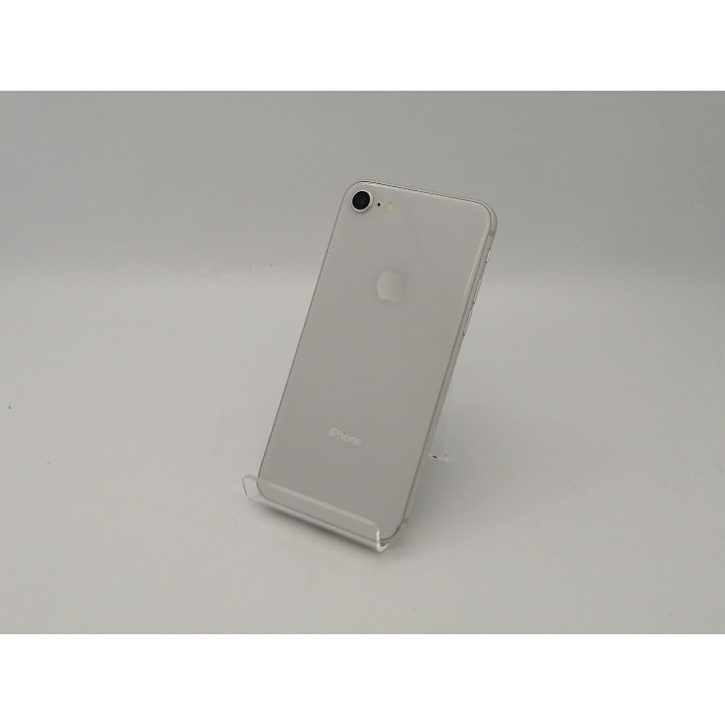 【中古】Apple au 【SIM鍵を掛ける取りけす済み】 iPhone 8 64GB しろがね色 MQ792J/A【DS秋葉】引き受ける継続期間１ヶ月【序列付けるC】