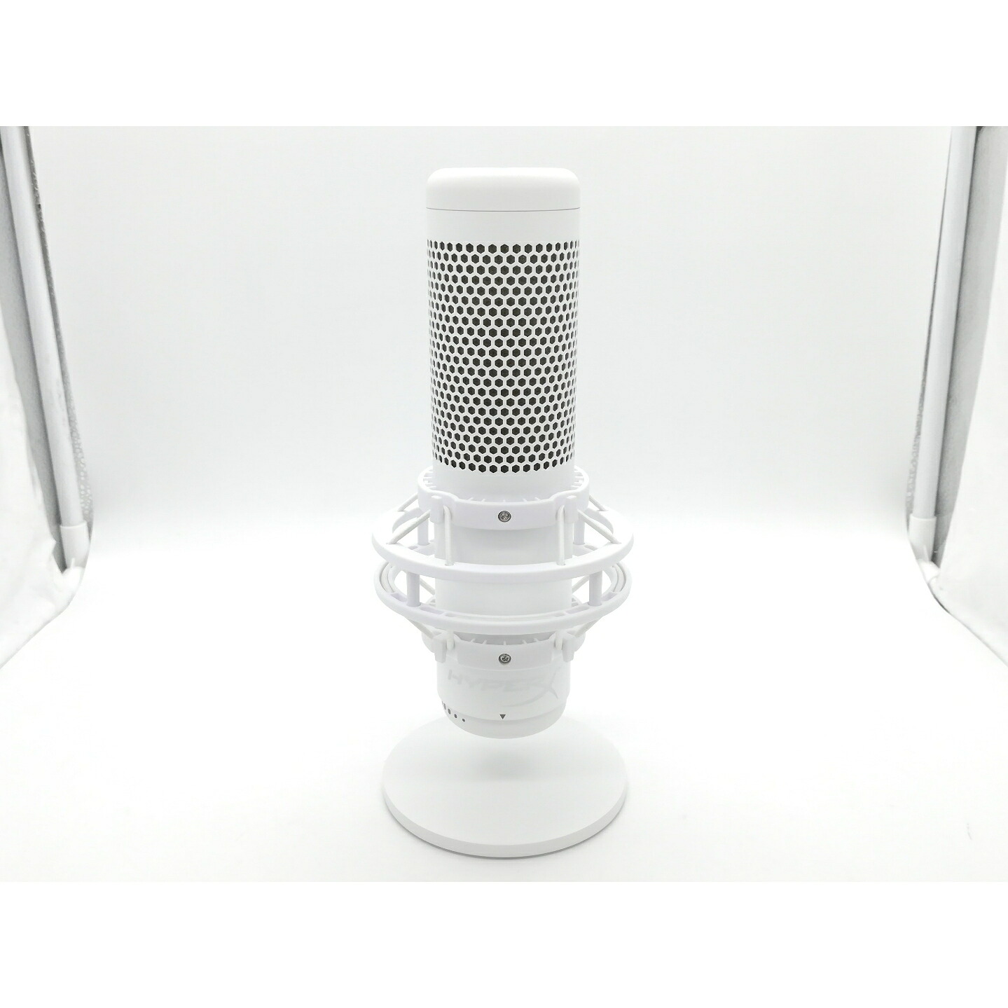 【中古】HyperX QuadCast S 519P0AA White USBスタンドアロンマイクロホン【DS秋葉】引き請ける継続期間１週【序列付けるA】