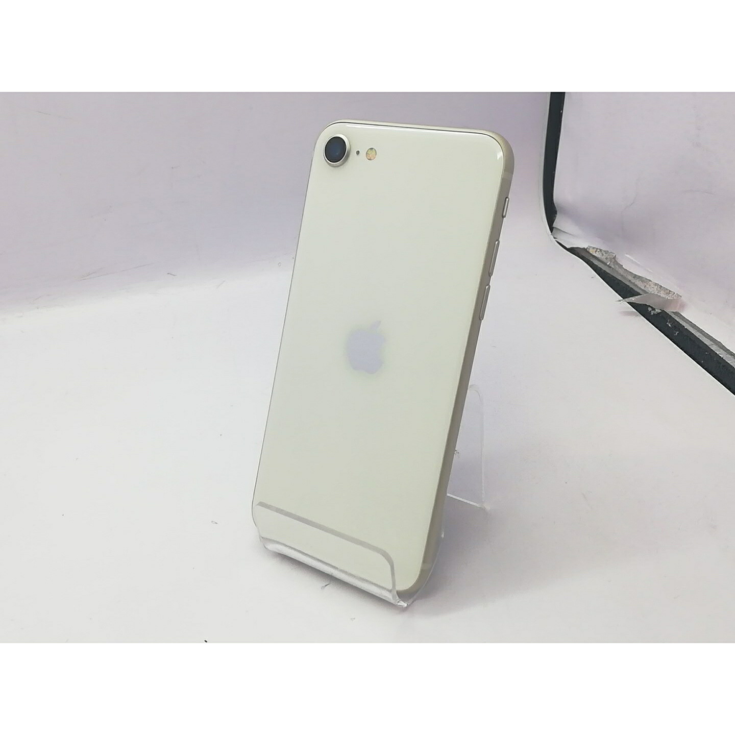 【中古】Apple SoftBank 【SIMフリー】 iPhone SE（第3世代） 64GB スターライト MMYD3J/A【立川フロム中武】保証期間１ヶ月【ランクB】