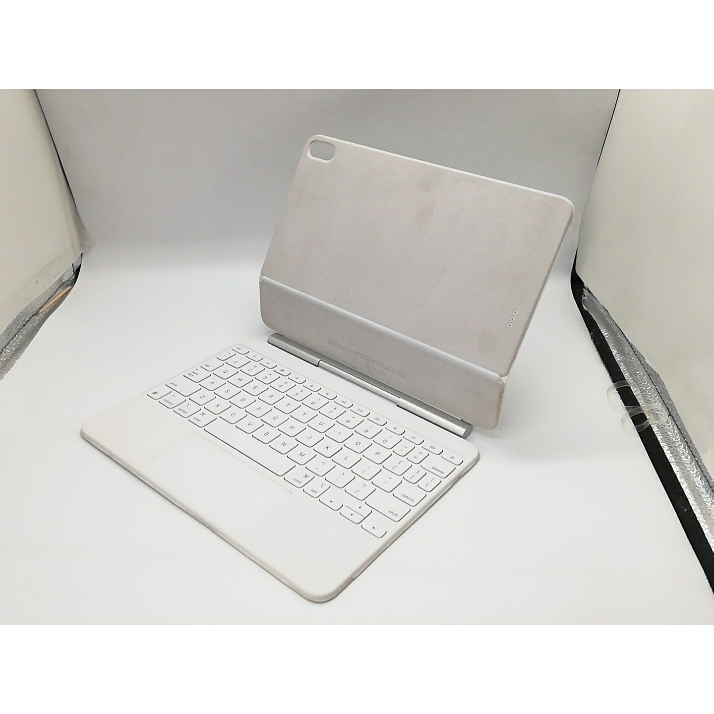 【中古】Apple Magic Keyboard 英語(US) 白いこと iPad Air 11in(第4/第5/第6時人/M2/M3/M4)用 MDFV4LL/A【福岡天神】引きうける継続期間１週