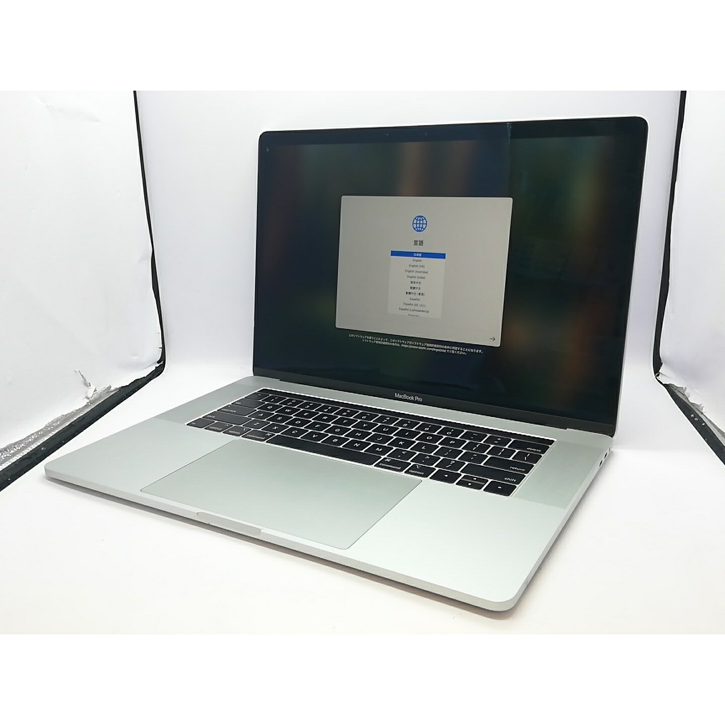 【中古】Apple MacBook Pro 15in CTO (Mid 2018) しろがね色 Core i7(2.2G)/32G/1T(SSD)/Radeon Pro 555X【川越クレアショッピングセンター】引き受ける継続期間１ヶ月【価値づけるC】