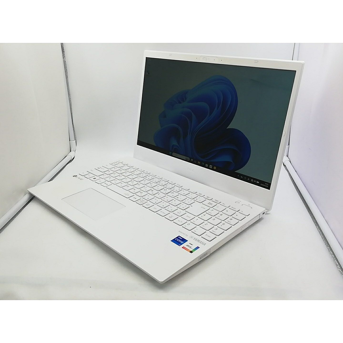 【中古】NEC LAVIE N15 N1576/EAW-J PC-N1576EAW-J パールホワイト 【i7-1260P 16G 1T(SSD) BDマルチ 1GbE WiFi 15LCD(1920x1080)】【高崎モントレー】保証期間１ヶ月【ランクC】｜じゃんぱら店 56,388円