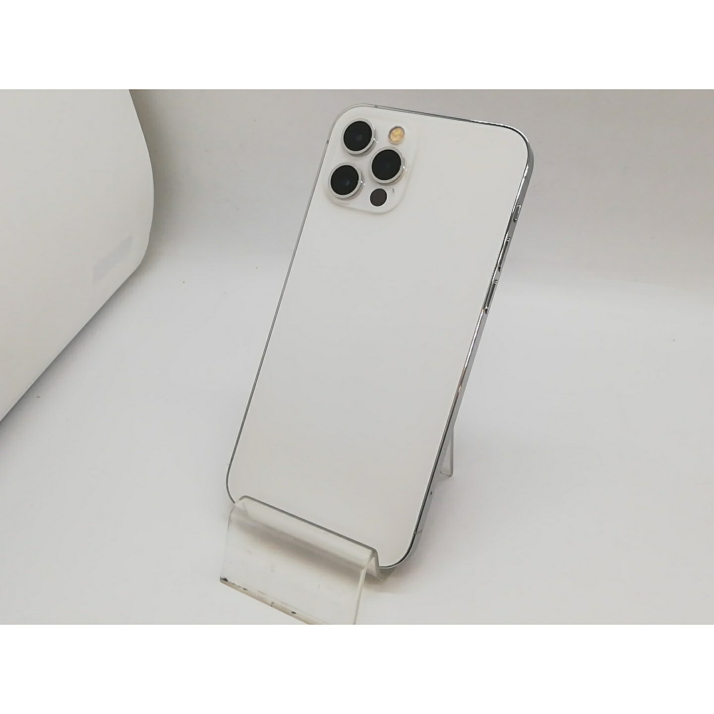 【中古】Apple docomo 【SIMロック解除済み】 iPhone 12 Pro 128GB シルバー MGM63J/A【アリオ倉敷】保証期間１ヶ月【ランクC】｜じゃんぱら店