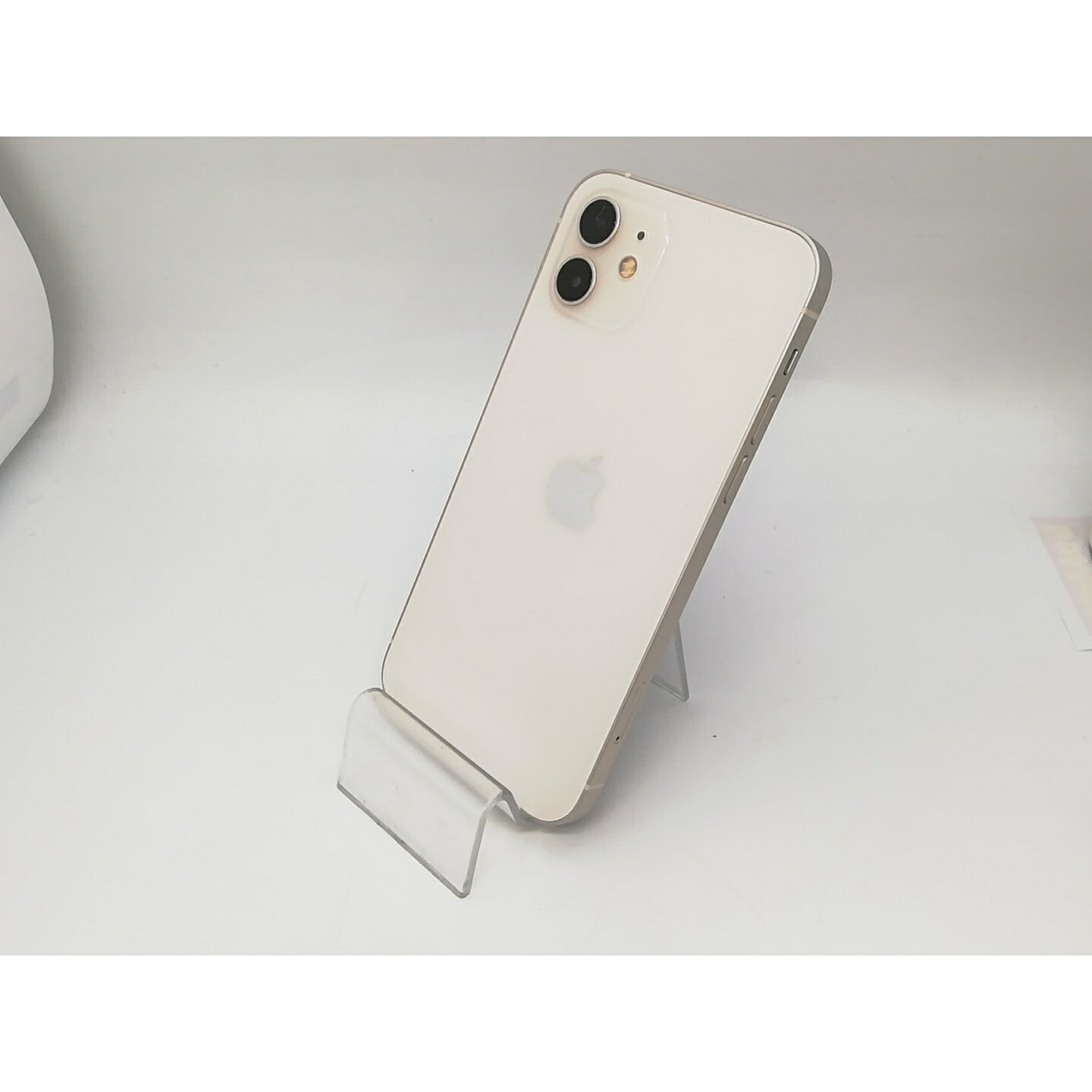 【中古】Apple au 【SIMロック解除済み】 iPhone 12 64GB ホワイト MGHP3J/A【アリオ倉敷】保証期間１ヶ月【ランクA】