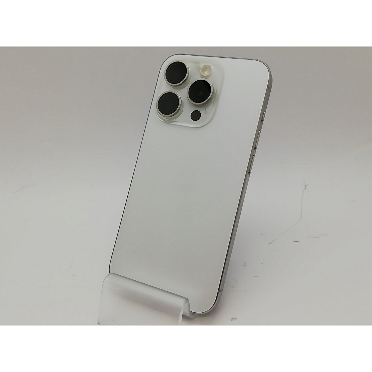 【中古】Apple 国内版 【SIM無償性】 iPhone 15 Pro 128GB 白いことチタニウム MTU83J/A【府中ル・シーニュ】引き受ける継続期間１ヶ月【価値づけるA】