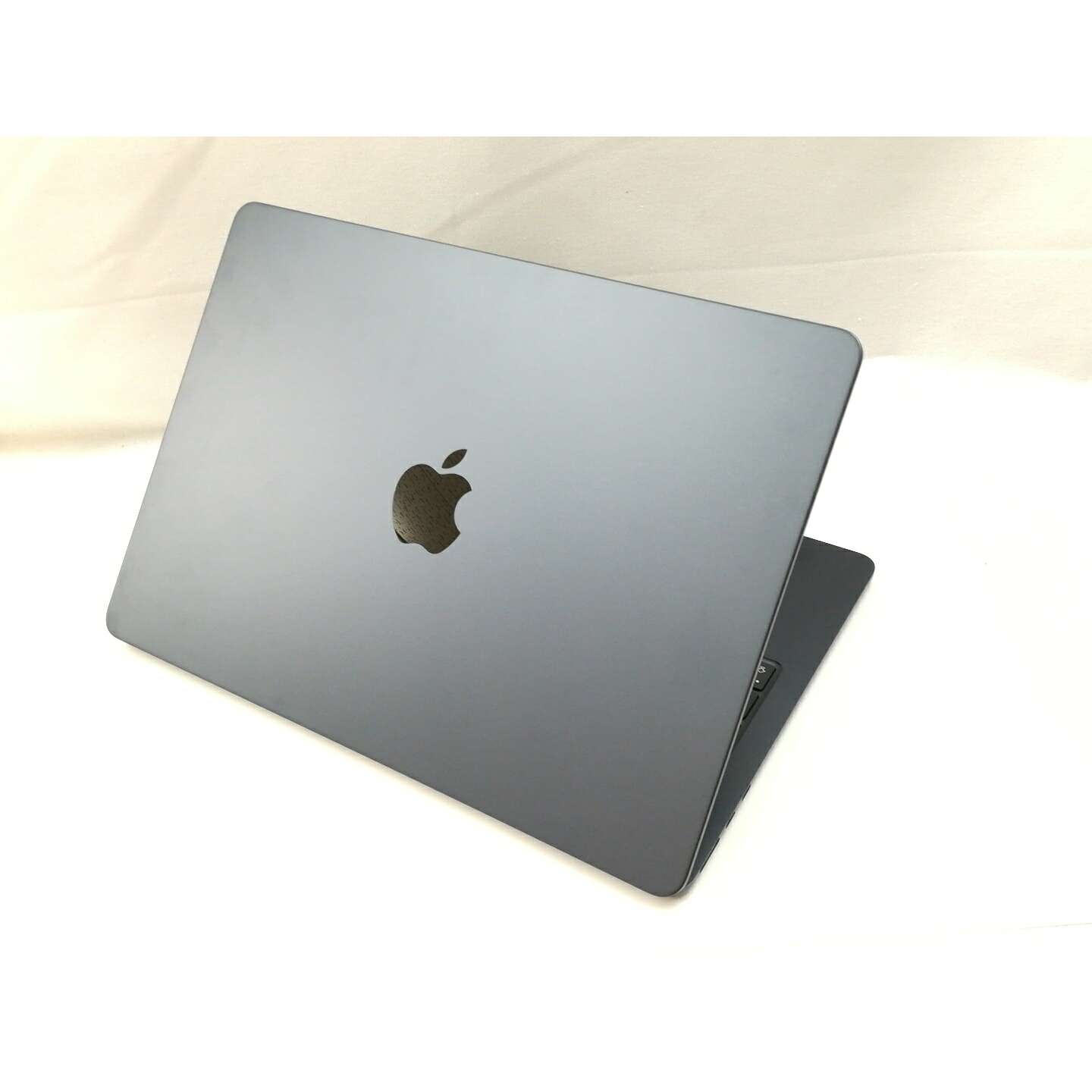 【中古】Apple MacBook Air 13インチ M2(CPU:8C/GPU:8C) 8GB/256GB ミッドナイト MLY33J/A (M2,2022)【神戸】保証期間１ヶ月【ランクA】
