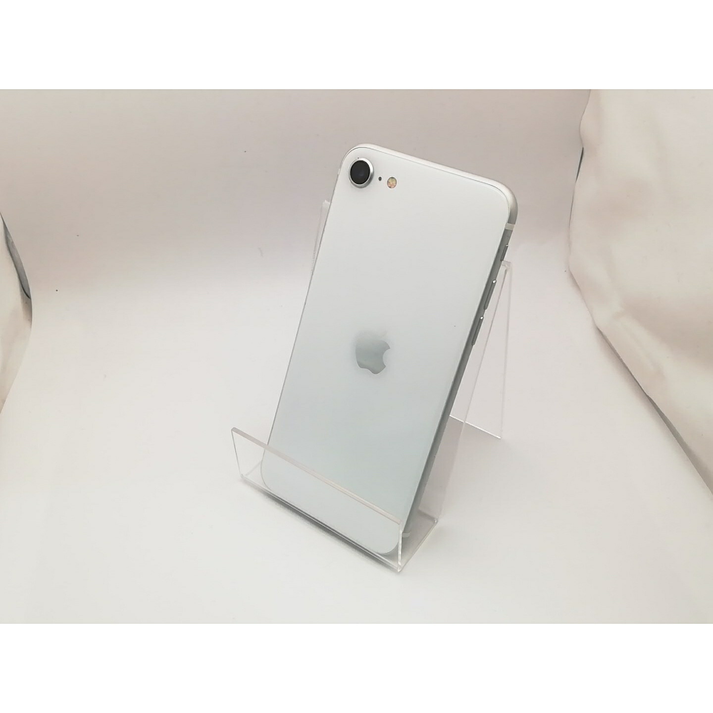 【中古】Apple docomo 【SIMロック解除済み】 iPhone SE(第2世代) 64GB ホワイト MHGQ3J/A(後期型番)【秋葉3号】保証期間1ヶ月【ランクB】|じゃんぱら店