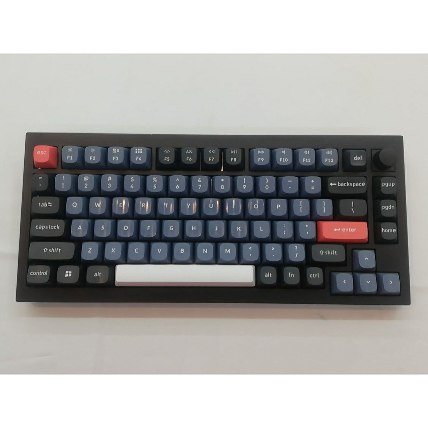 【中古】Keychron Keychron Q1 A75% 機械的鍵盤 赤軸 Q1-M1【秋葉3号】引き請ける継続期間１週