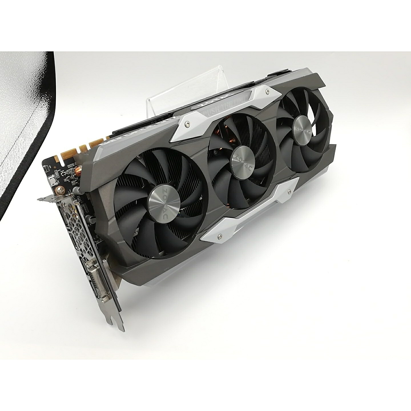 【中古】ZOTAC GeForce GTX 1080 Ti AMP Extreme Core Edition（ZT-P10810F-10P） GTX1080Ti/11GB(GDDR5X)/PCI-E【秋葉2号】引きうける継続期間１週